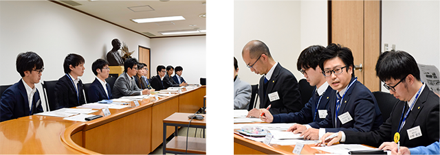 （左）緊張の初回会合　（右）取締役会で中間報告